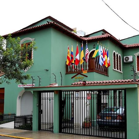 Hotel Miraflores Lodge ลิมา ภายนอก รูปภาพ