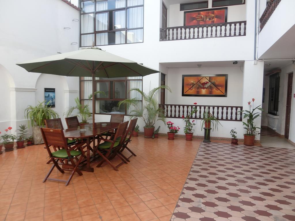 Hotel Miraflores Lodge ลิมา ภายนอก รูปภาพ