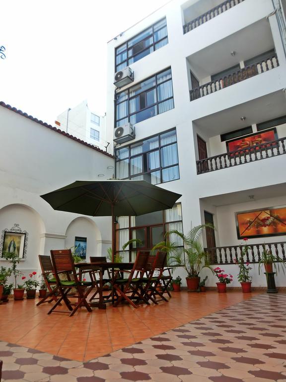 Hotel Miraflores Lodge ลิมา ภายนอก รูปภาพ