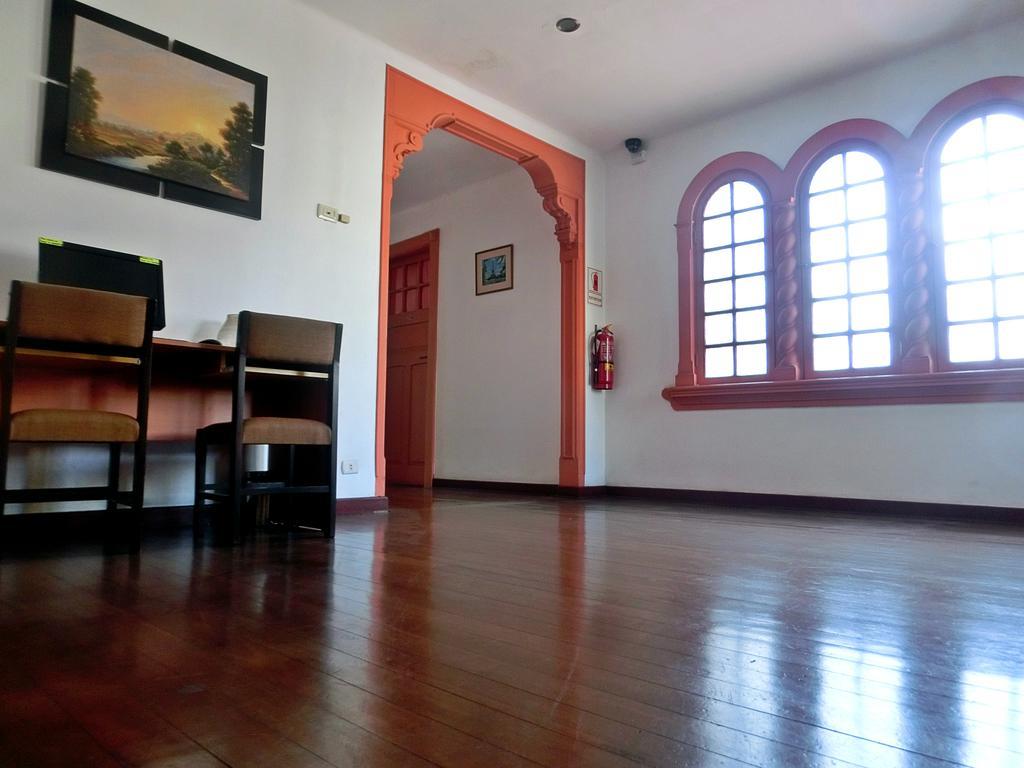 Hotel Miraflores Lodge ลิมา ภายนอก รูปภาพ