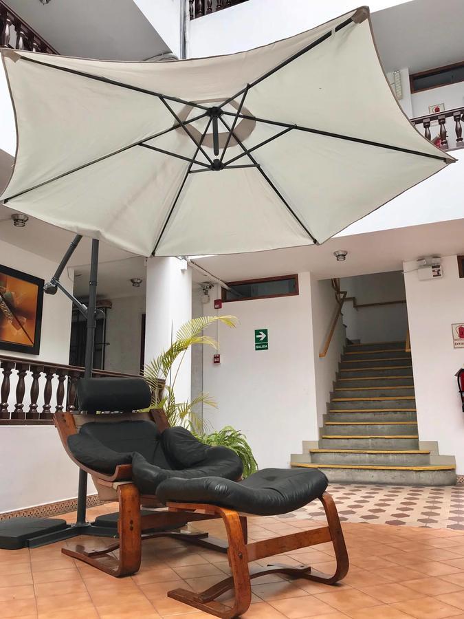 Hotel Miraflores Lodge ลิมา ภายนอก รูปภาพ